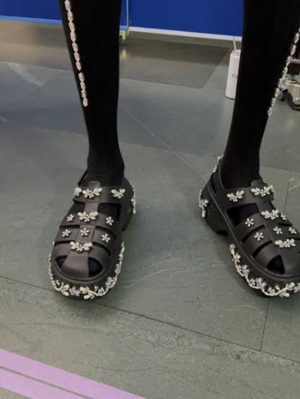 Simone Rocha Fisherman Crocs - Picture 2 of 7